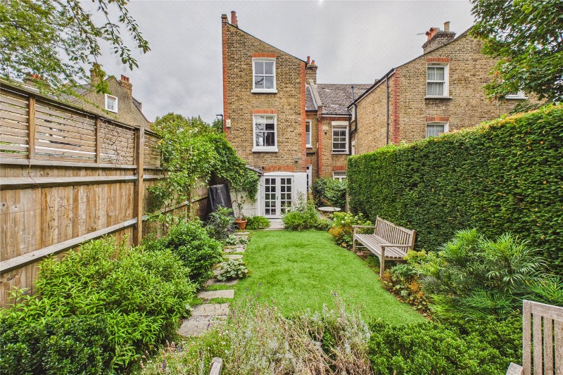 Gubyon Avenue, London, SE24