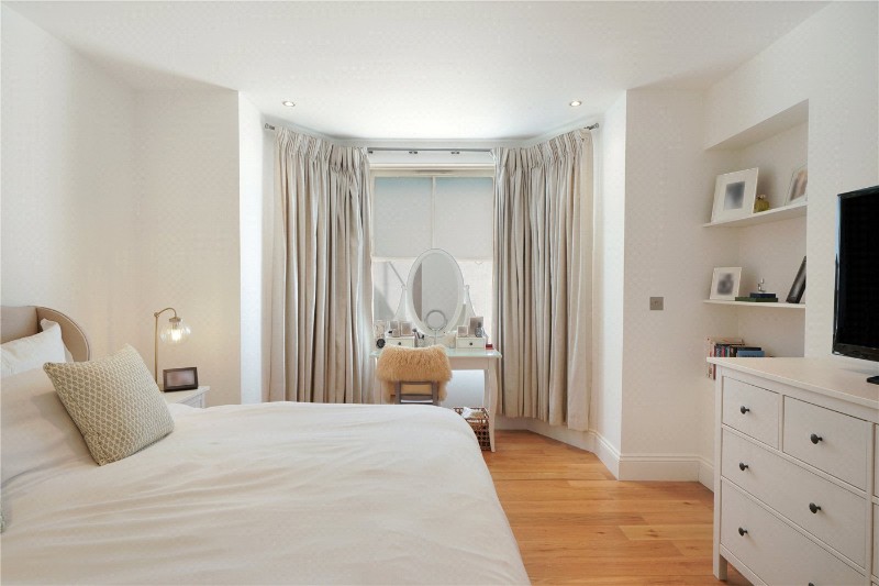 Ferme Park Road, London, N8