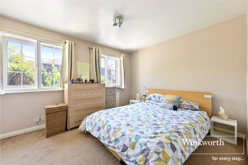 Surrey Crescent, London, W4