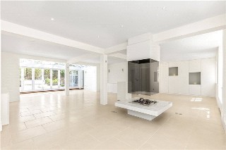 Beverley Close, Barnes, London, SW13