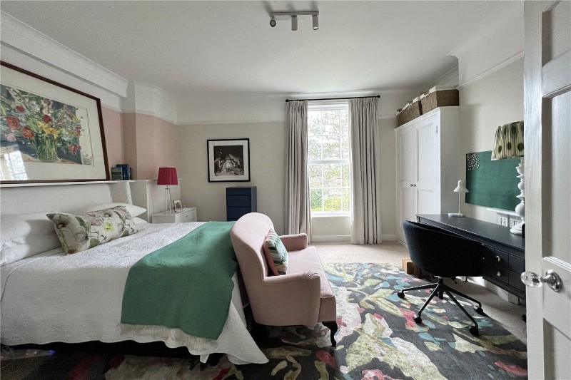 Mayflower Way, Farnham Common, SL2