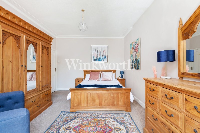 Caversham Avenue, London, N13