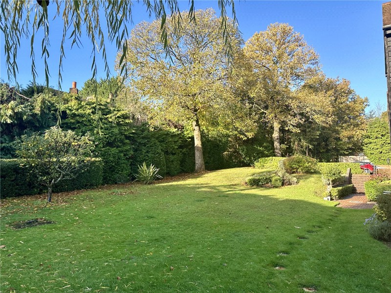 Greenhill Road, Farnham, Surrey, GU9