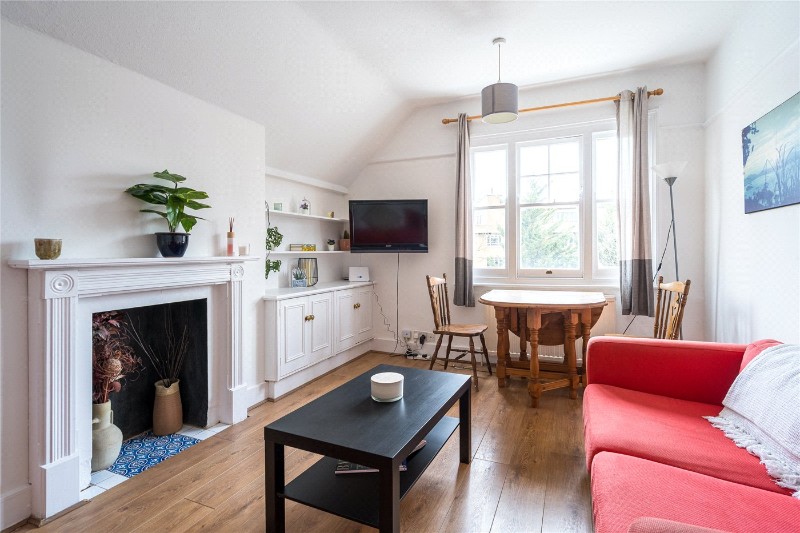 Kings Avenue, London, SW4