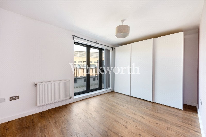 Leverton Close, London, N22