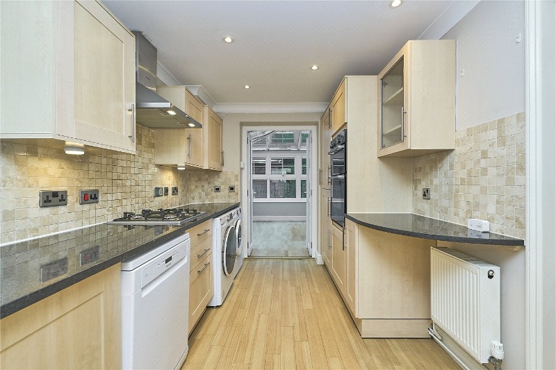 Saint Andrews Gardens, Cobham, Surrey, KT11