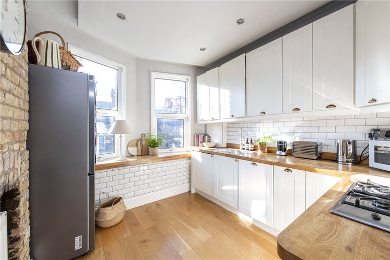 Barcombe Avenue, London, SW2