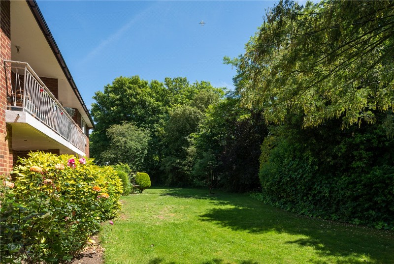 Thames Village, Hartington Road, London, W4