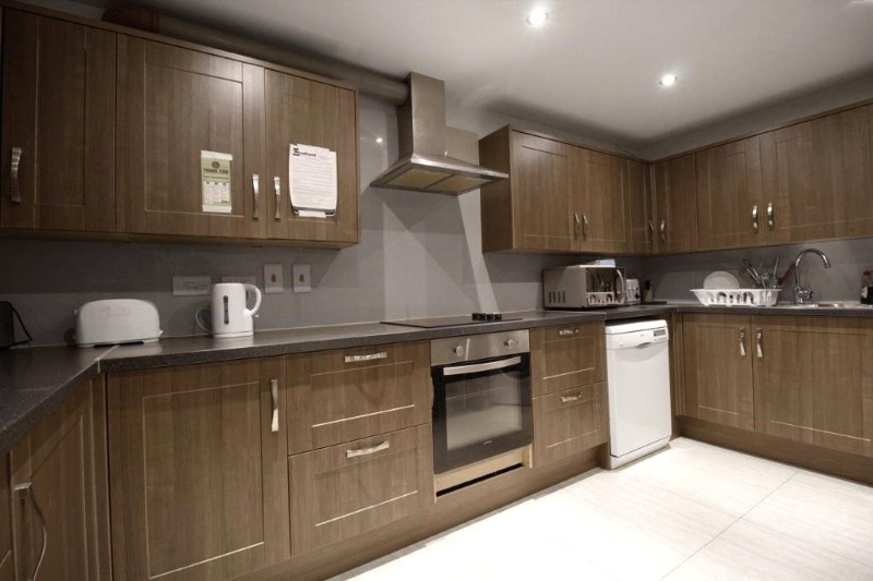 Great West Road, Isleworth, TW7