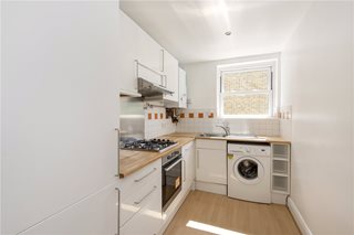 Hopton Road, London, SW16
