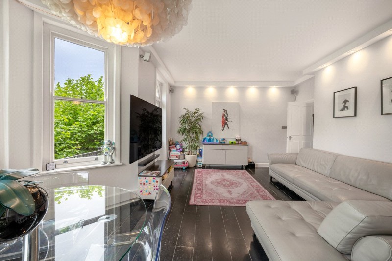Ashworth Mansions, Elgin Avenue, London, W9