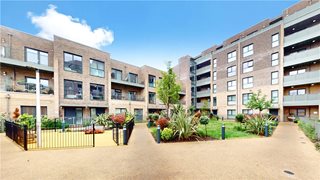 Louis Close, London, N7