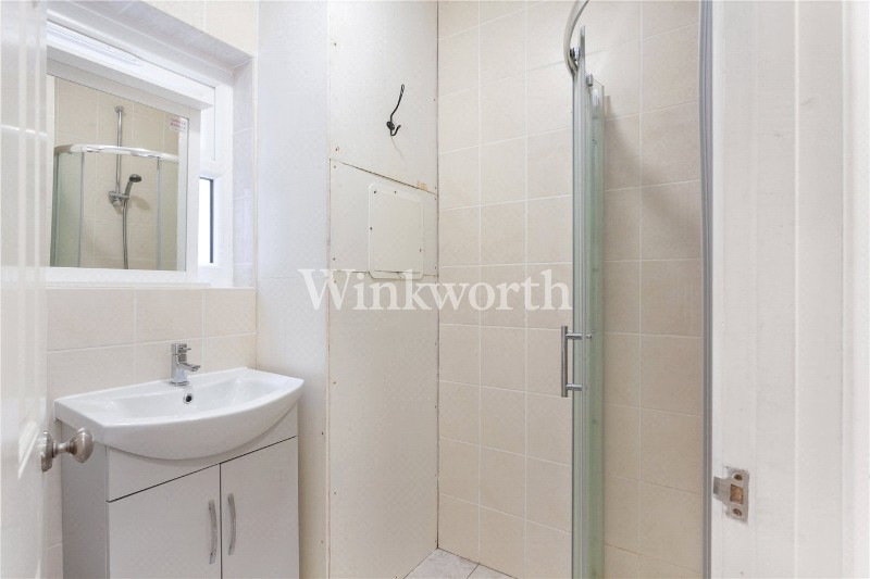 Chesterfield Gardens, Ground Floor Flat, London, N4