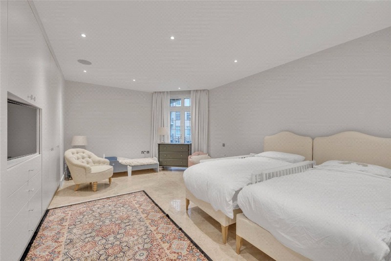 Berkeley Court, Marylebone Road, London, NW1