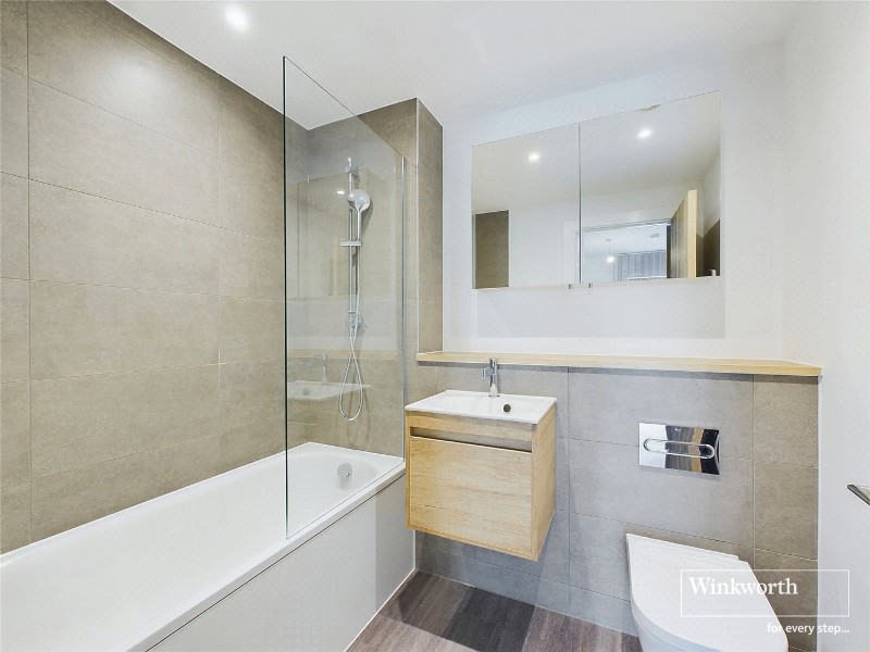 Flagstaff Road, Bankside Gardens, Reading, Berkshire, RG2