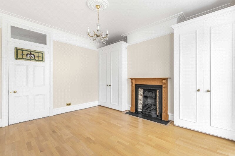 Riverview Gardens, London, SW13