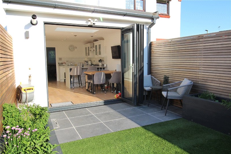 Shepperton Close, Borehamwood, WD6