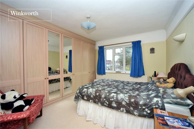 Edenfield Gardens, Worcester Park, KT4