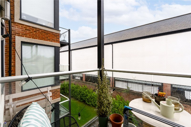 Springfield Lane, Weybridge, Surrey, KT13