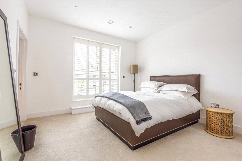 Vickers Close, Longcross, Surrey, KT16