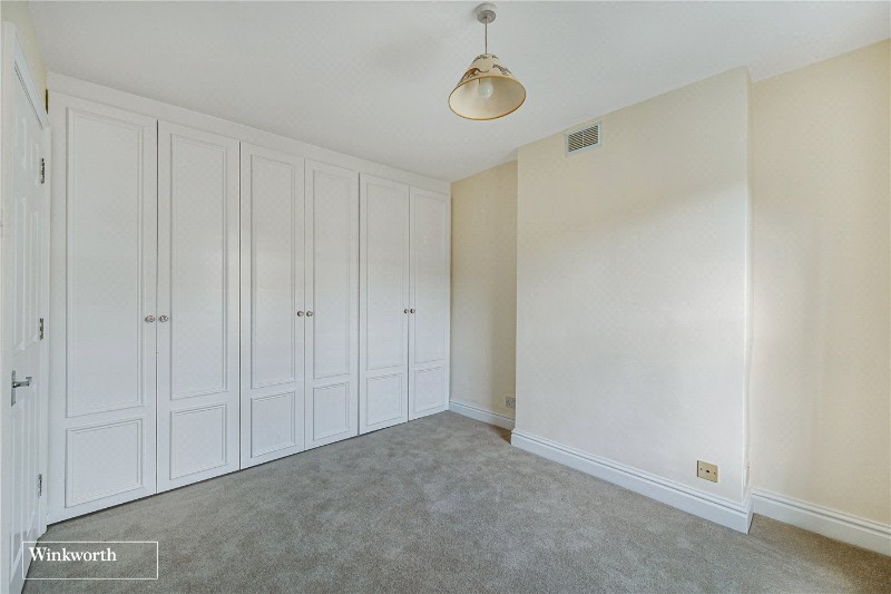 Short Road, London, W4