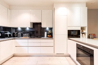 Halford Place, London, W7