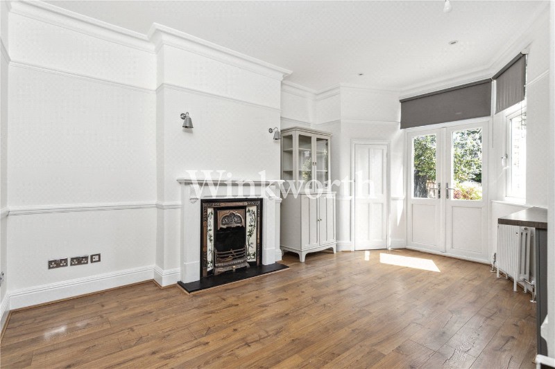 Chimes Avenue, London, N13
