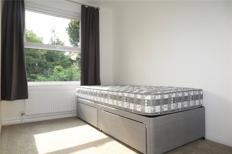 Arthur Close, Farnham, Surrey, GU9