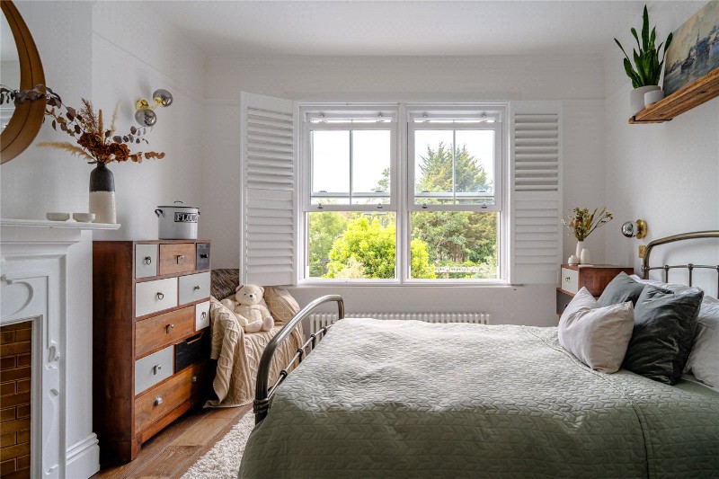 Norbury Crescent, London, SW16