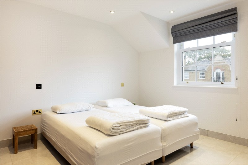 Southlands Drive, London, SW19