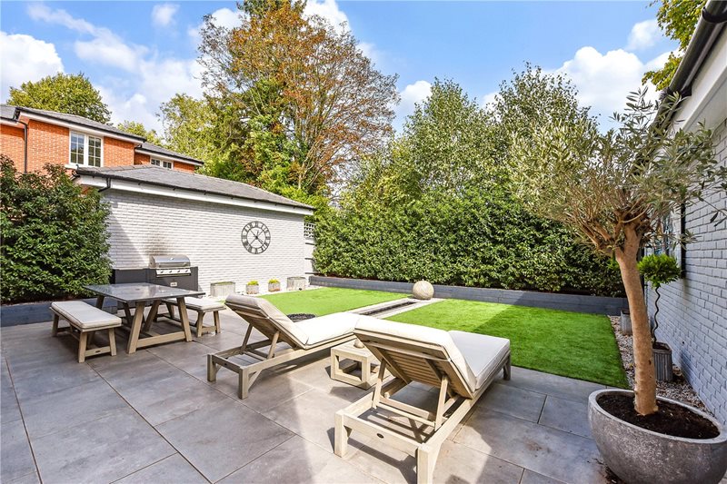 Appulby Gardens, Winchester, Hampshire, SO22