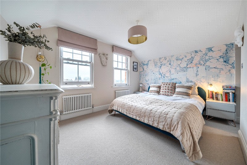 West End Grove, Farnham, Surrey, GU9