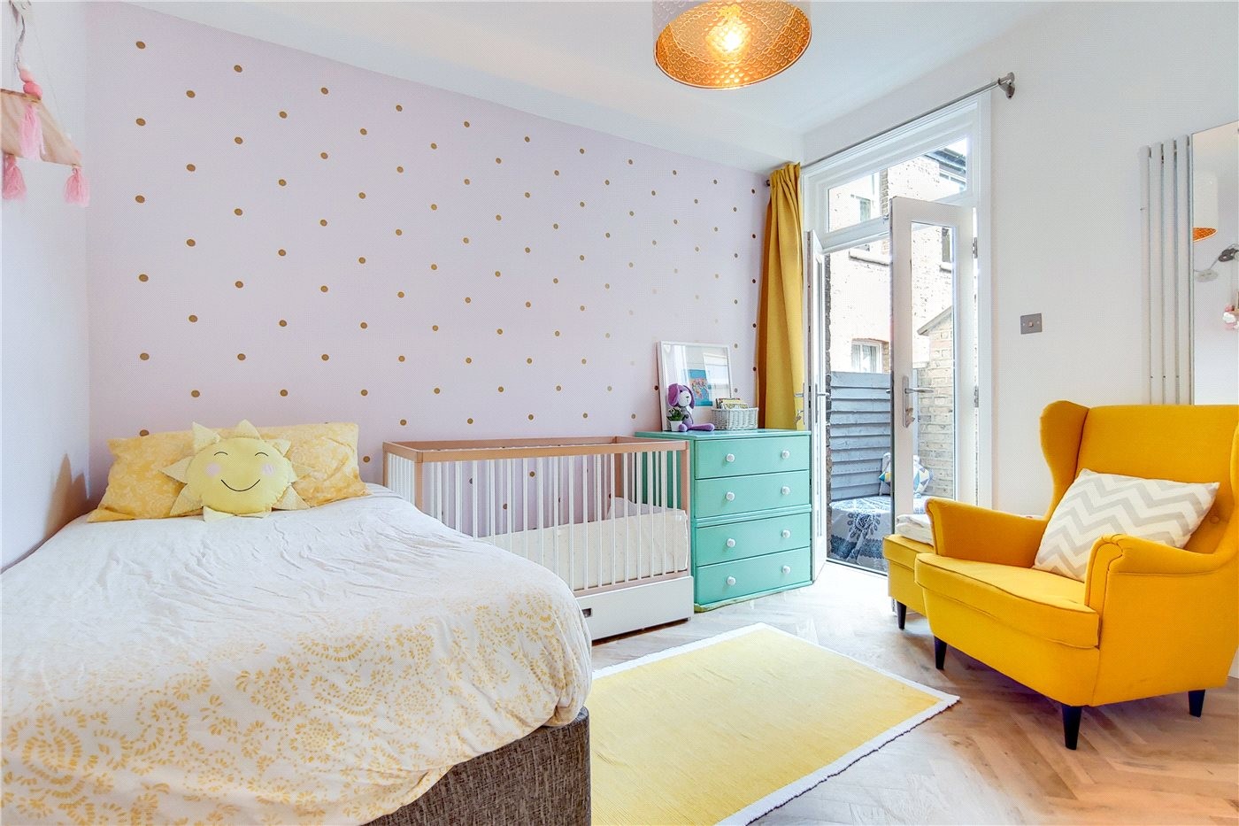 2 bedroom property for sale in Ormiston Grove, Shepherd's Bush, London