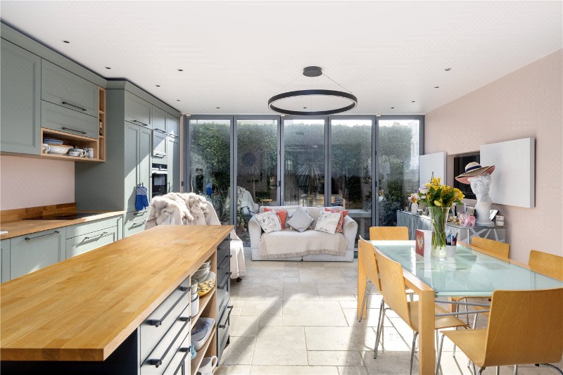 Upper Richmond Road, London, SW15