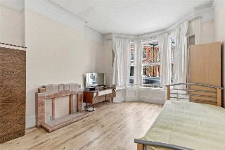 Clissold Crescent, London, N16