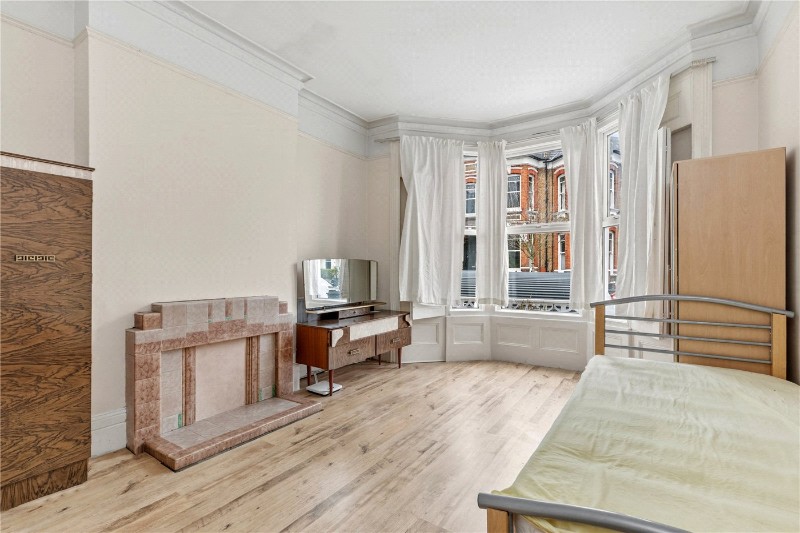 Clissold Crescent, London, N16