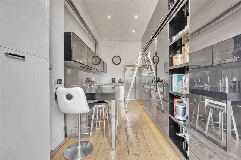 Sutherland Avenue, London, W9