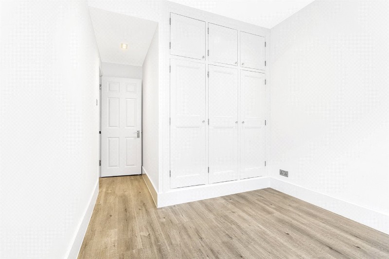 Chenies Mews, London, WC1E