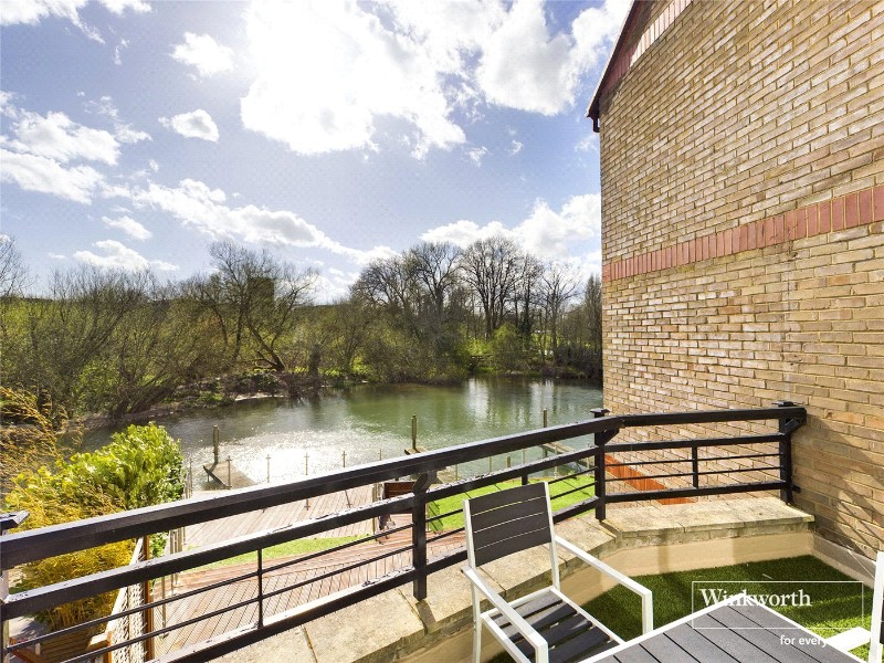 Heron Island, Caversham, Reading, Berkshire, RG4