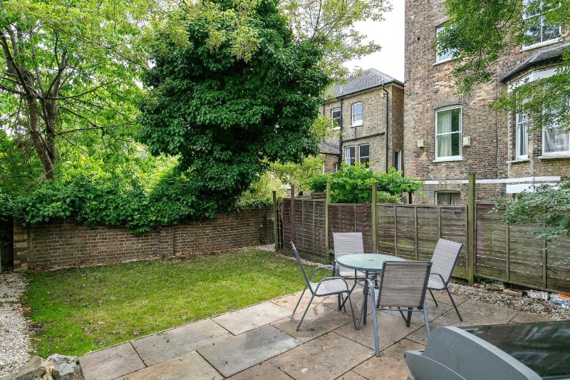 Thicket Road, London, SE20