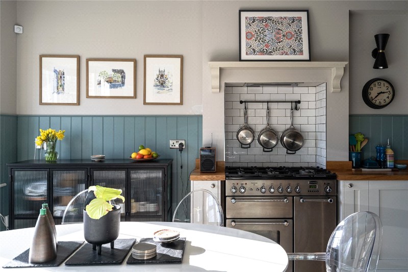 Cricklade Avenue, London, SW2