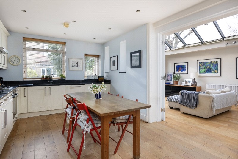 Howards Lane, London, SW15