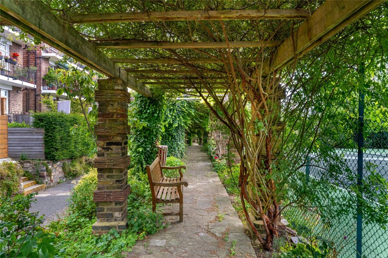 Cholmley Gardens, London, NW6