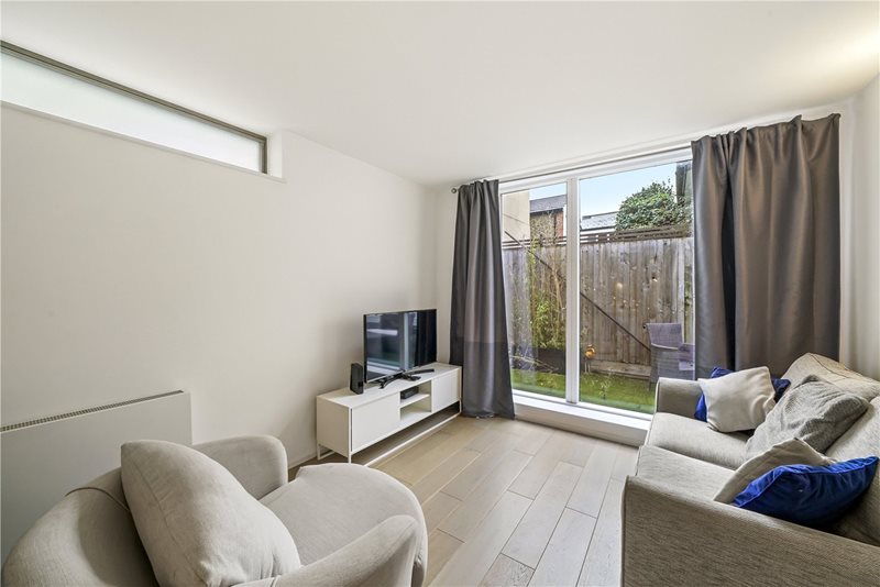 Alt Grove, London, SW19