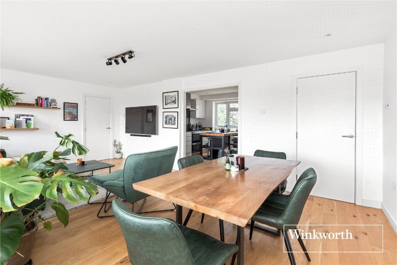 Wickliffe Avenue, London, N3