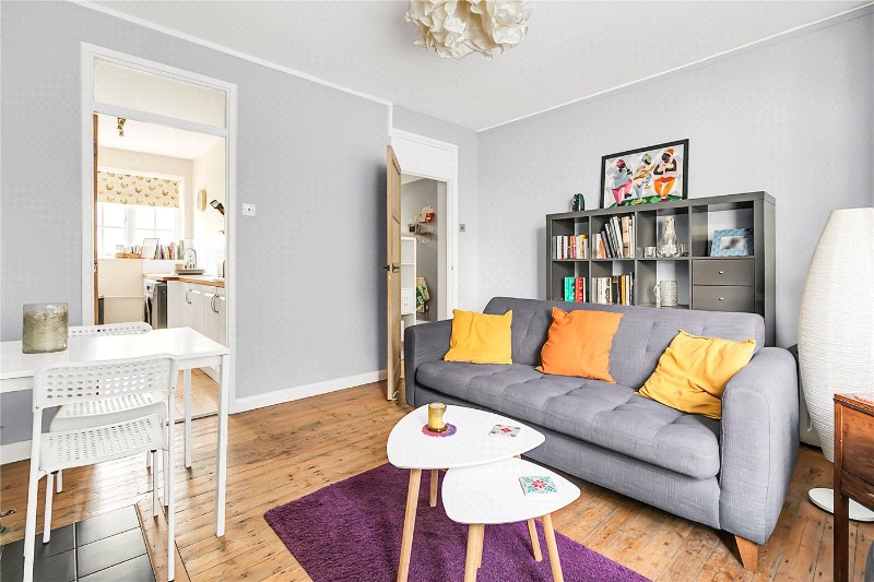 Albion Avenue, London, SW8