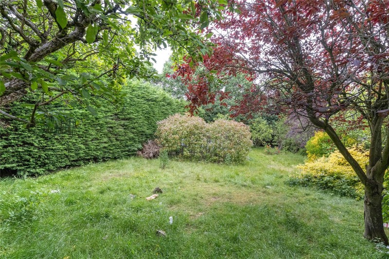 Grecian Crescent, London, SE19