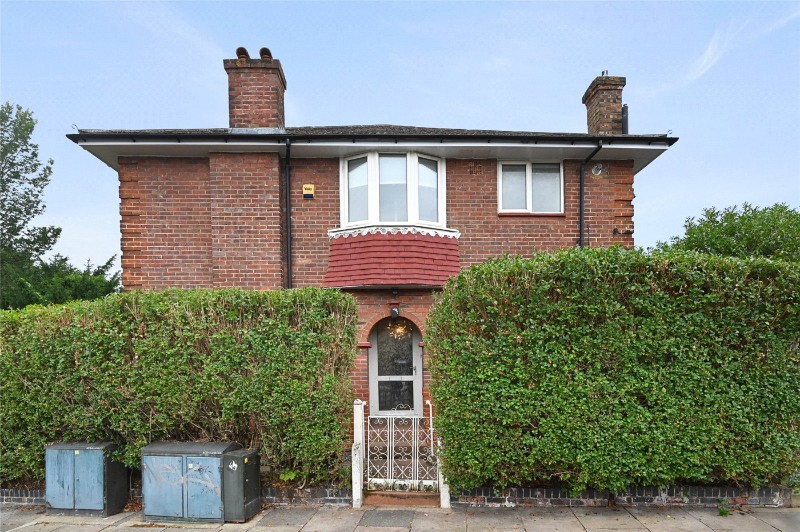 St. Dunstans Gardens, London, W3