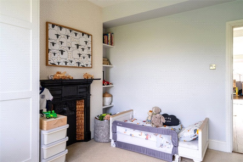 Sternhold Avenue, London, SW2