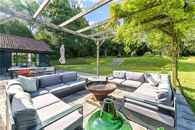 The Tree House, Winchester Road, West Meon, Hampshire, GU32
